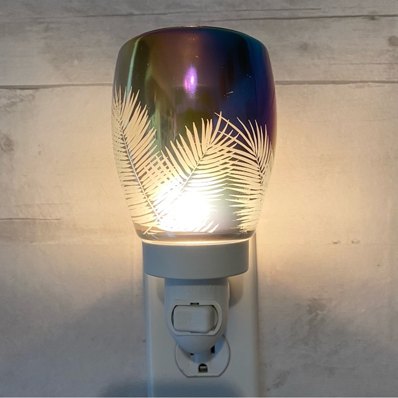 Scentsy Other - SCENTSY Frond of You Mini Warmer/ Mahalo Coconut Wax